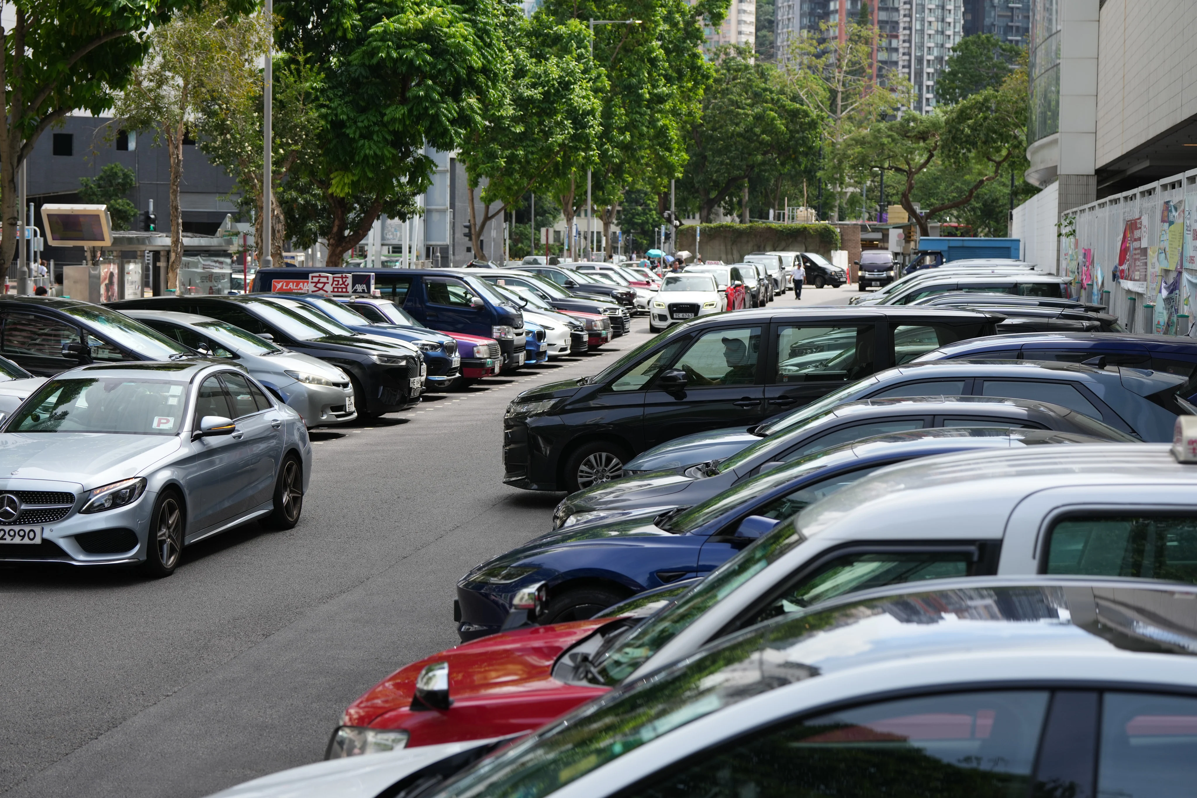 How to Rent a Car in Shenzhen China for VIP Corporate Travel