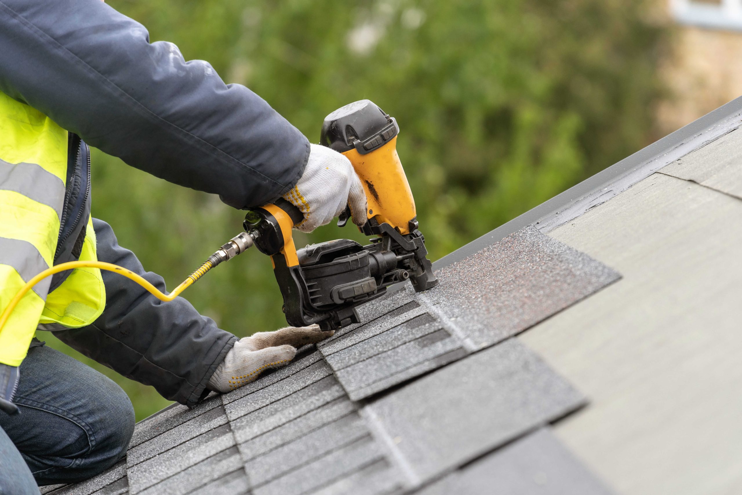 6711517f0e4cdd34e341477c_Roofing
